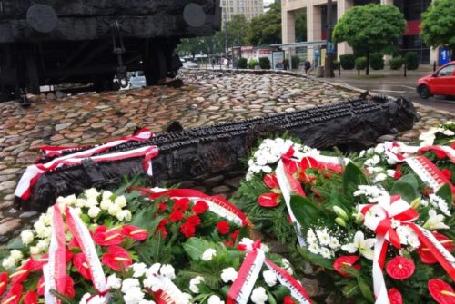 Ofiary “operacji polskiej” NKWD z lat 1937-1938 upamiętnione przy pomniku Poległym i Pomordowanym na Wschodzie - Instytut Historyczny NN im. Andrzeja Ostoja Owsianego